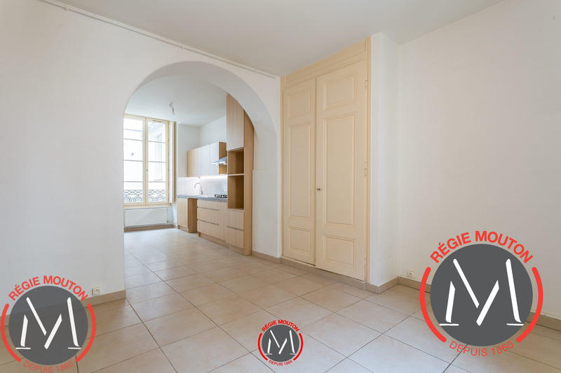 Appartement - 233 m² - 7 pièces