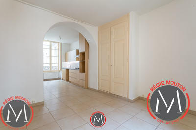 Appartement - 233 m² - 7 pièces