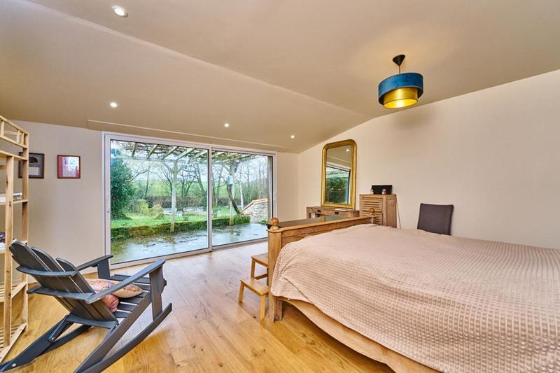 Maison - 203 m² - 7 pièces