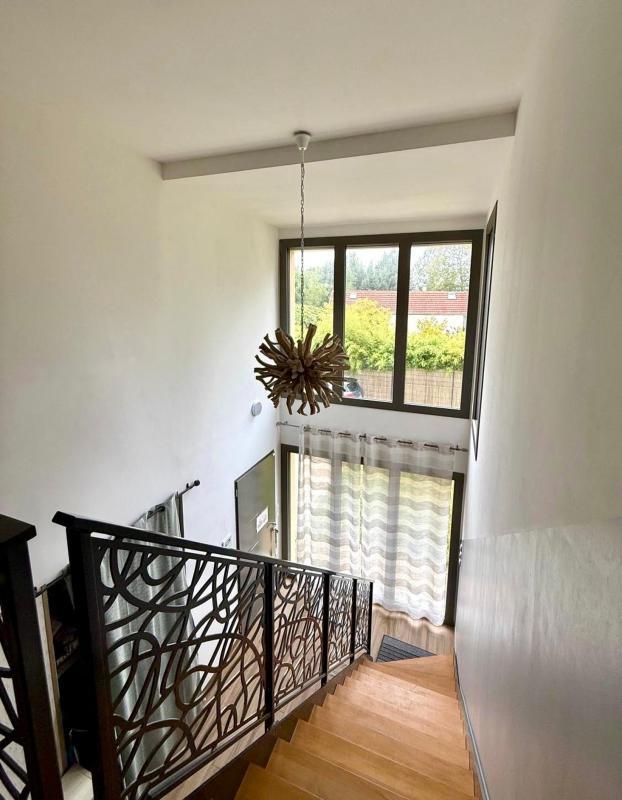 Pavillon - 194 m² - 7 pièces