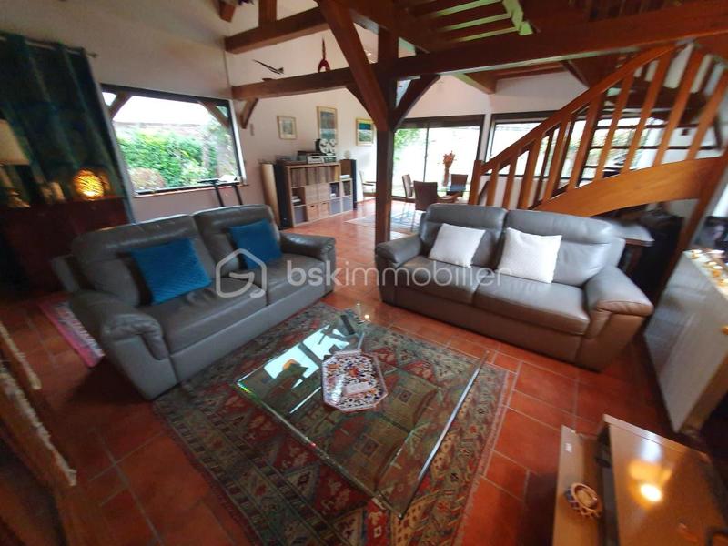 Maison - 158 m² - 8 pièces