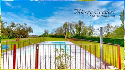 Maison - 319 m² - 12 pièces