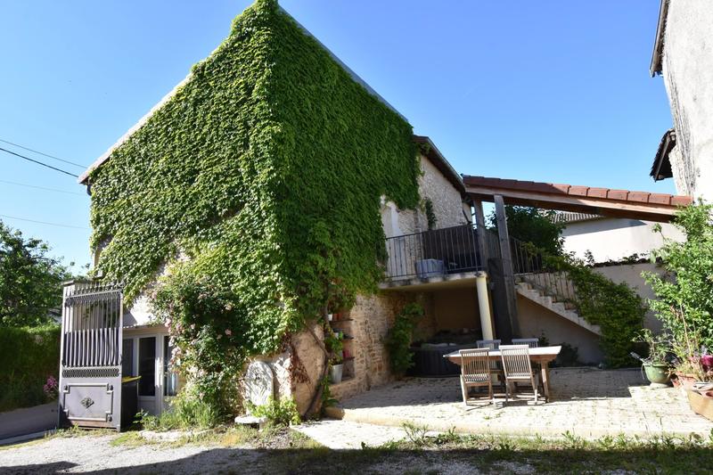 Maison - 143 m² - 8 pièces