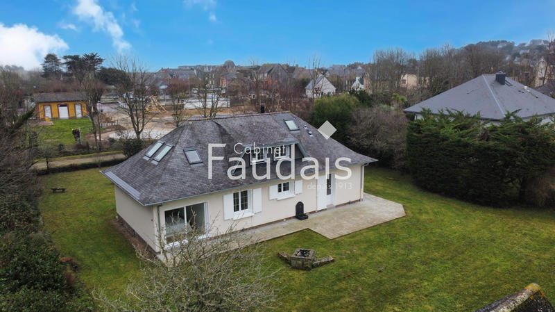 Maison - 148 m² - 8 pièces