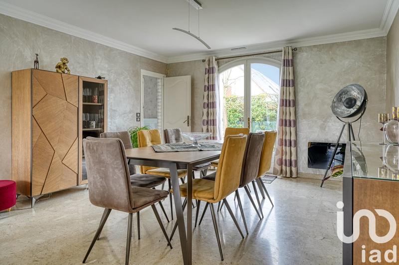 Maison - 300 m² - 9 pièces