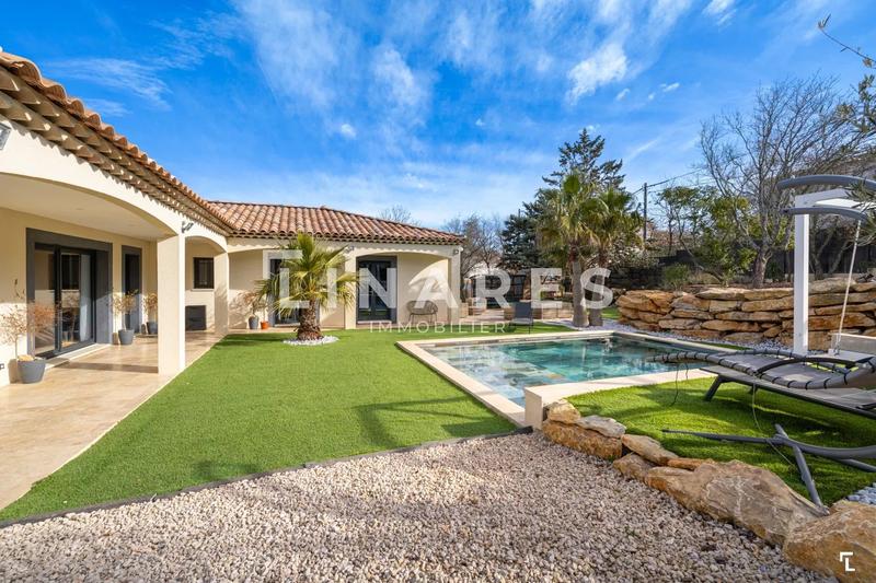 Villa - 162 m² - 6 pièces