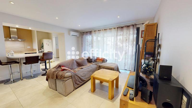 Maison - 186 m² - 8 pièces