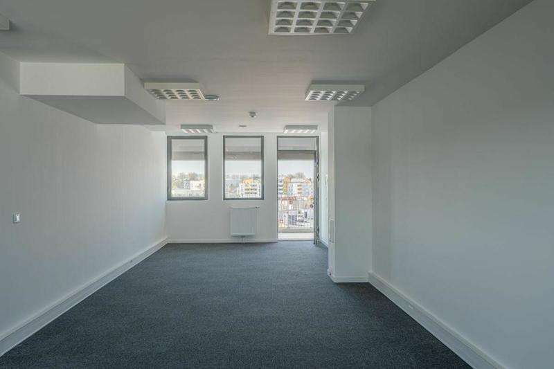 Bureau - 76 m²