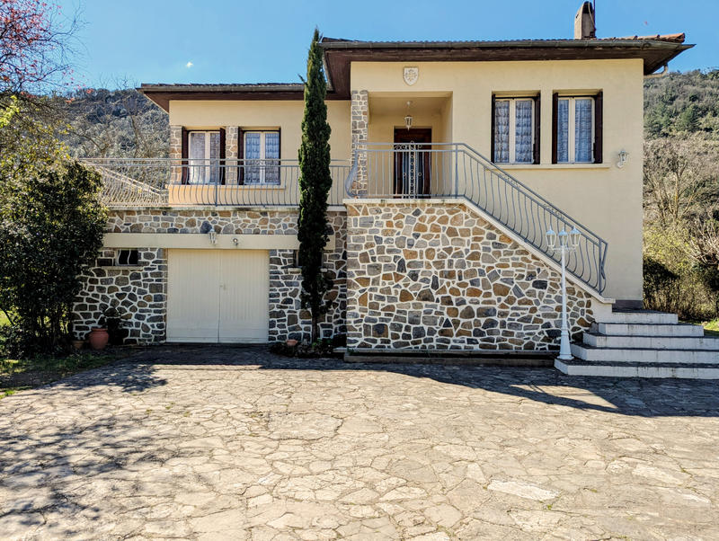 Propriété - 120 m² - 5 pièces