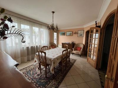 Maison - 130 m² - 8 pièces