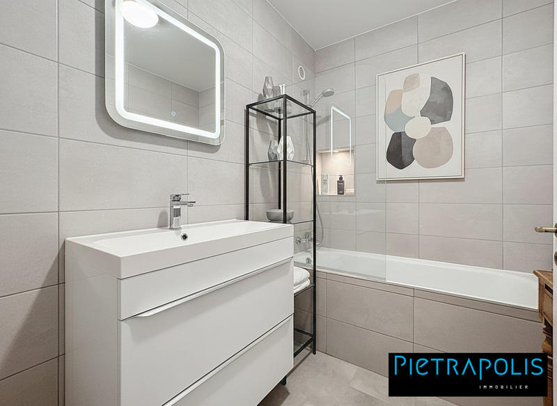 Appartement - 60 m² - 2 pièces