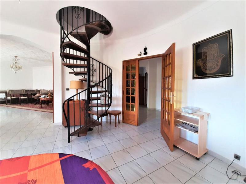 Propriété - 300 m² - 10 pièces