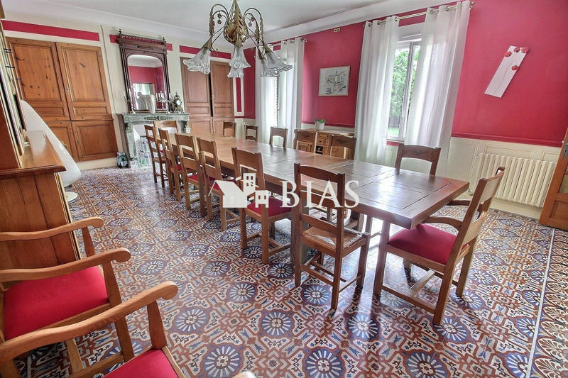 Maison - 182 m² - 8 pièces