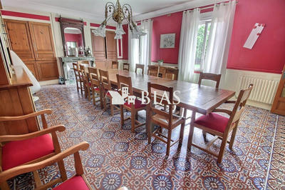 Maison - 182 m² - 8 pièces