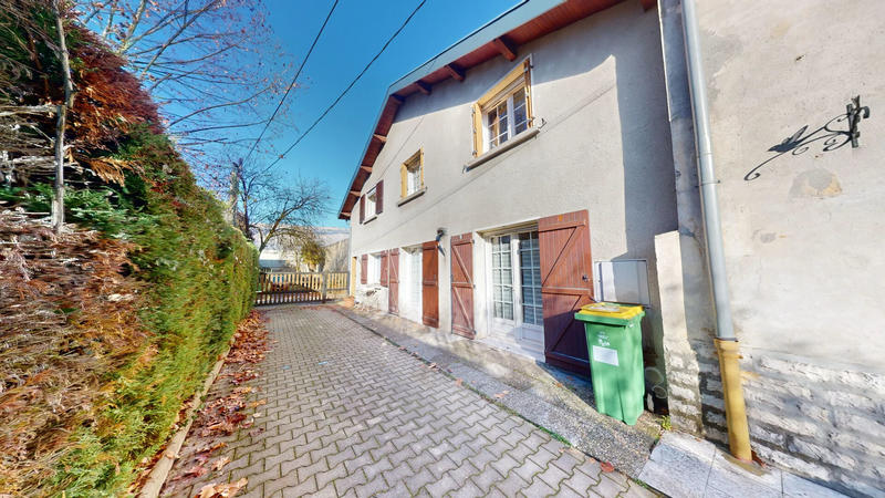 Maison de village - 100 m² - 4 pièces