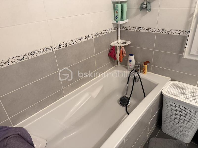 Maison traditionnelle - 92 m² - 5 pièces