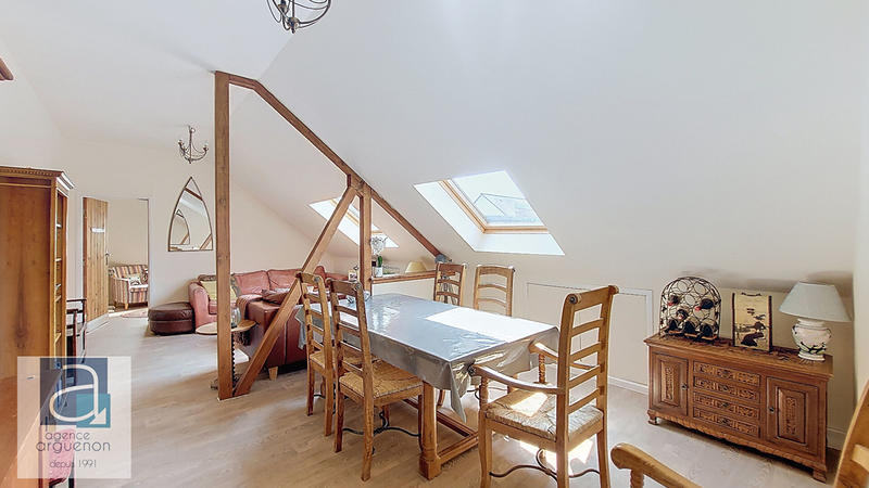 Appartement - 77 m² - 6 pièces