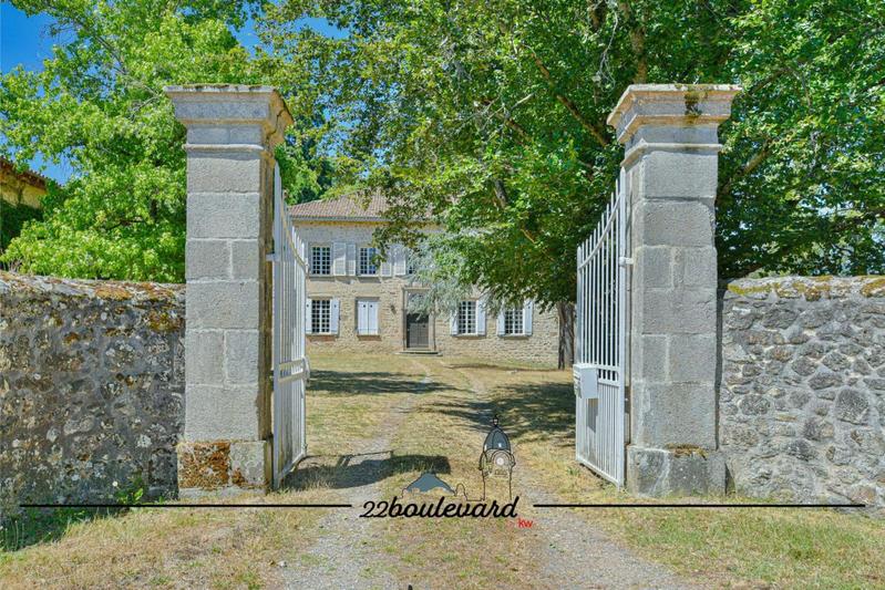 Maison de maîtres - 464 m² - 11 pièces