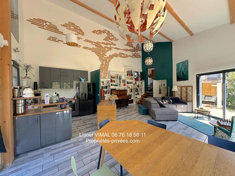 Maison - 310 m² - 6 pièces