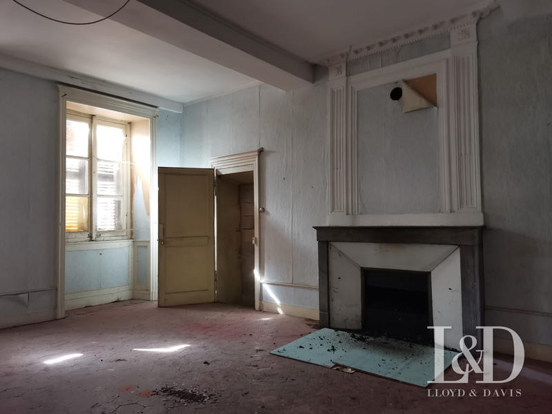 Maison - 300 m² - 10 pièces