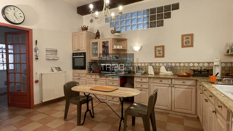 Mas - 435 m² - 8 pièces