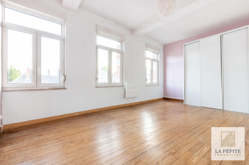 Maison - 240 m² - 8 pièces