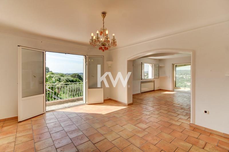 Maison - 182 m² - 6 pièces