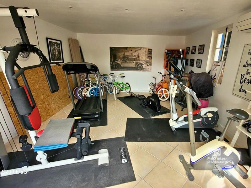 Maison - 211 m² - 9 pièces