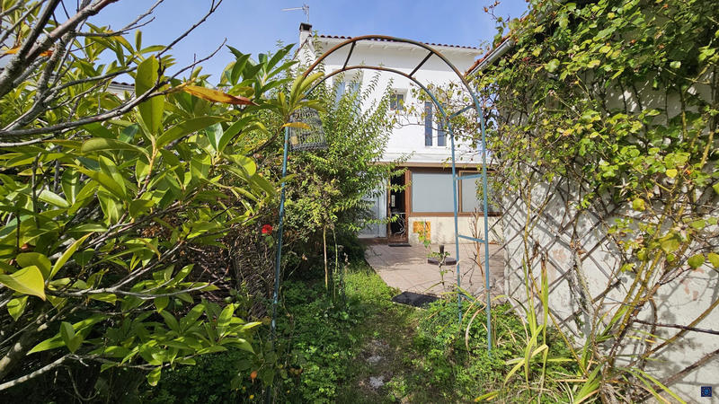 Maison - 94 m² - 5 pièces