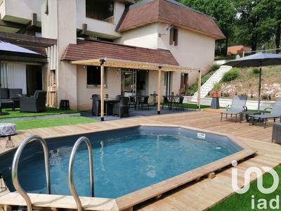 Maison de maîtres - 213 m² - 8 pièces