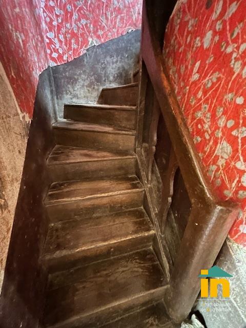 Demeure - 220 m² - 9 pièces