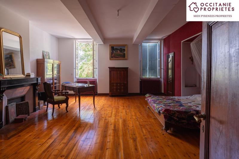 Maison de maîtres - 409 m² - 13 pièces