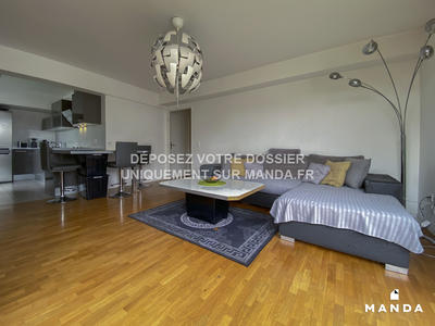 Chambre - 12 m² - 4 pièces