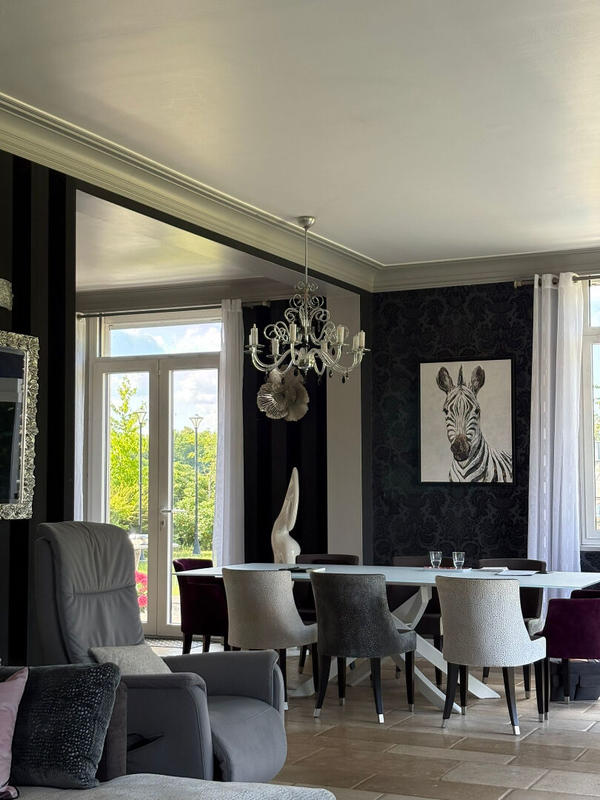 Demeure - 350 m² - 9 pièces