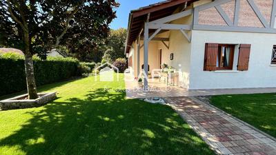 Maison - 238 m² - 6 pièces