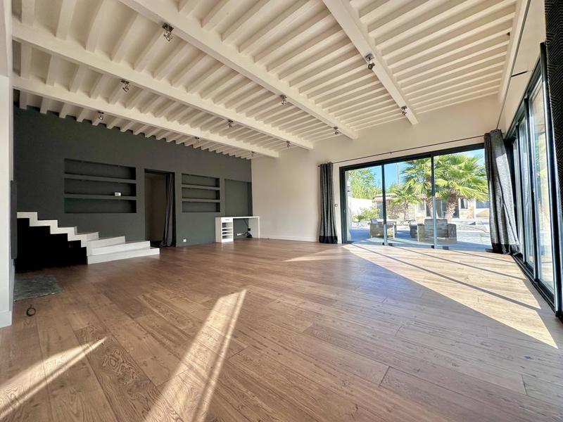 Maison - 288 m² - 7 pièces