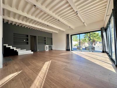 Maison - 288 m² - 7 pièces