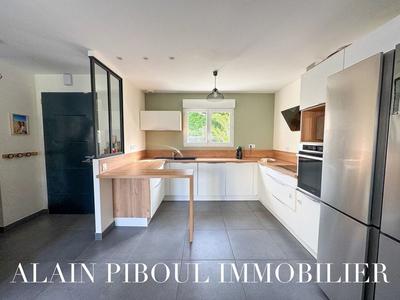 Maison traditionnelle - 105 m² - 4 pièces