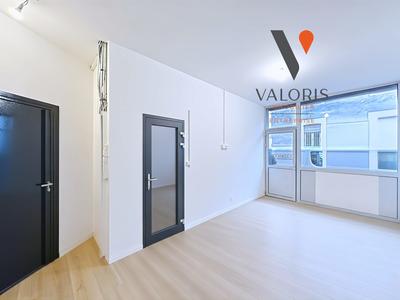 Local d'activités - 146 m²