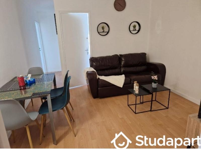 Chambre - 14 m² - 1 pièce