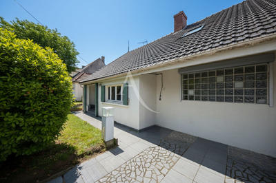 Maison - 92 m² - 5 pièces