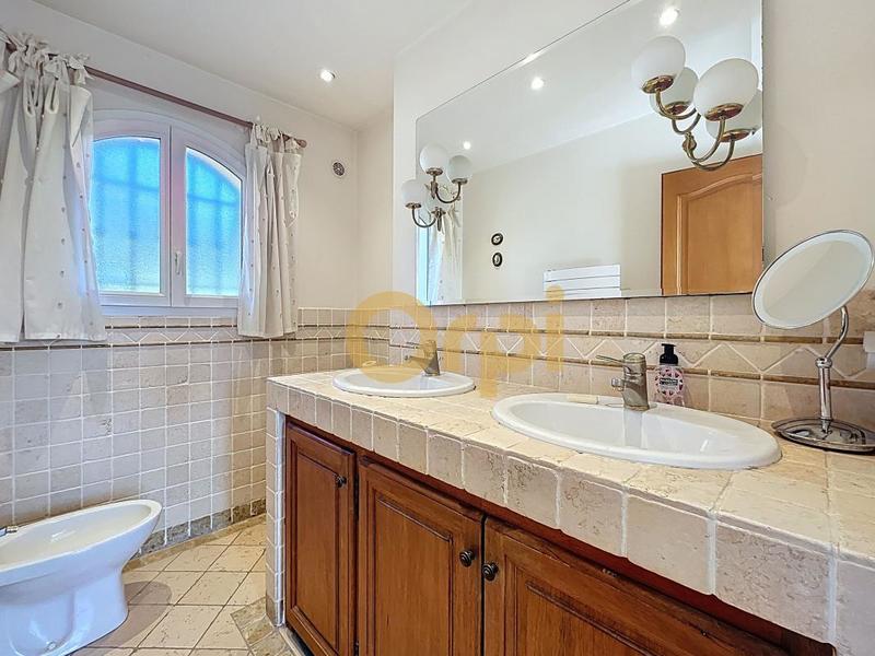 Maison - 140 m² - 4 pièces