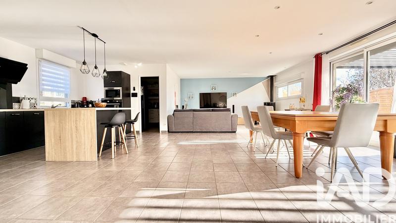 Maison - 122 m² - 5 pièces