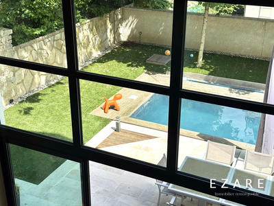 Maison - 249 m² - 8 pièces