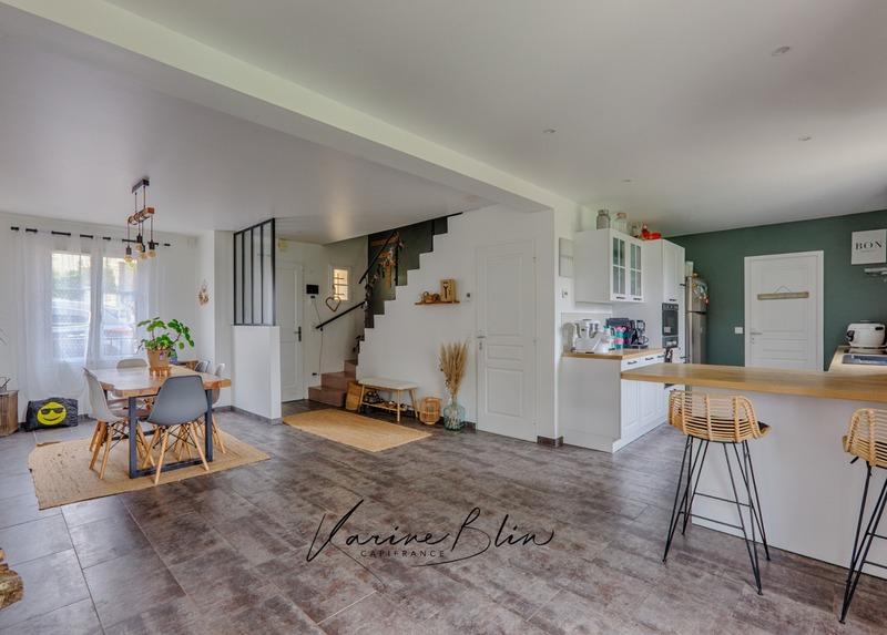 Maison - 148 m² - 8 pièces