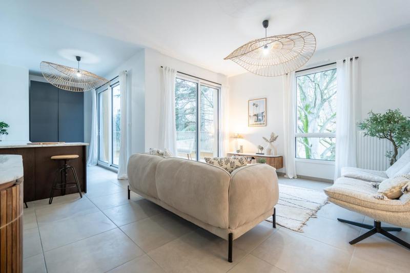 Appartement - 90 m² - 4 pièces