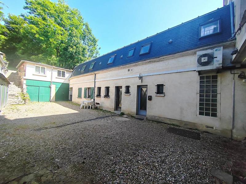 Appartement - 530 m² - 19 pièces