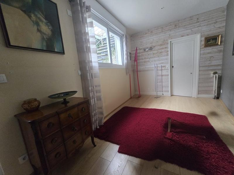 Maison - 198 m² - 7 pièces