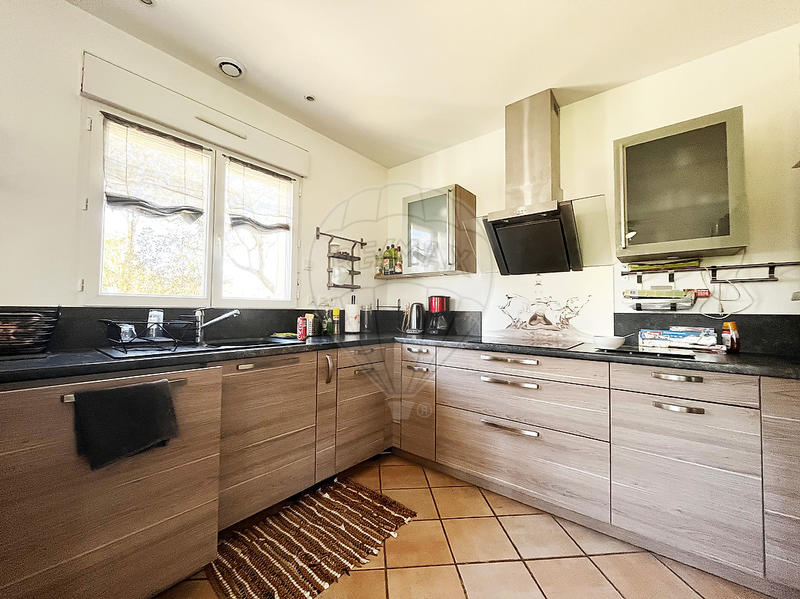 Maison - 207 m² - 8 pièces