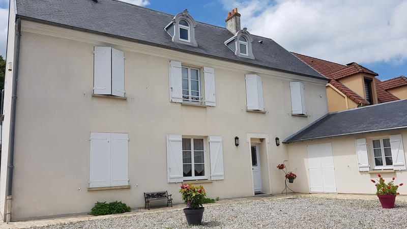 Maison - 184 m² - 9 pièces